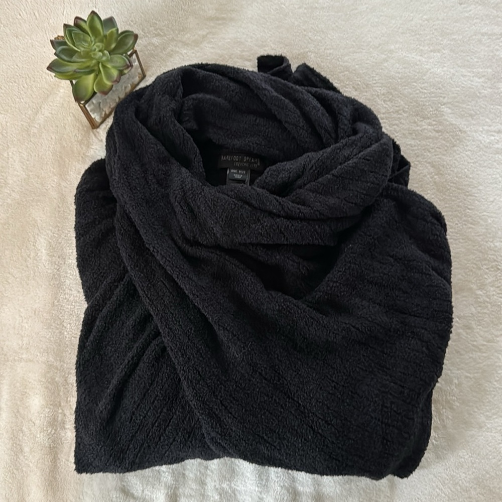 Barefoot Dreams Travel Wrap